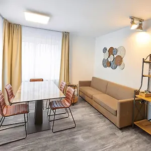  Aparthotel Excellentas