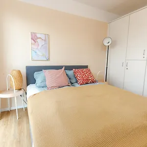 https://full-house-studios-the-cozy-nest-netflix-nespresso-inkl.bestleipzighotels.com